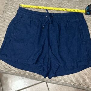 Gap shorts linen dark navy blue short. Size Large excellent condition